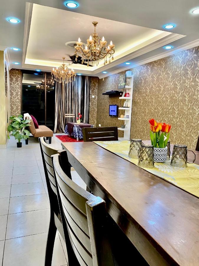 Putravilla Condominium Lovely & Spacious With Public Pool Kampong Kerdas Ngoại thất bức ảnh