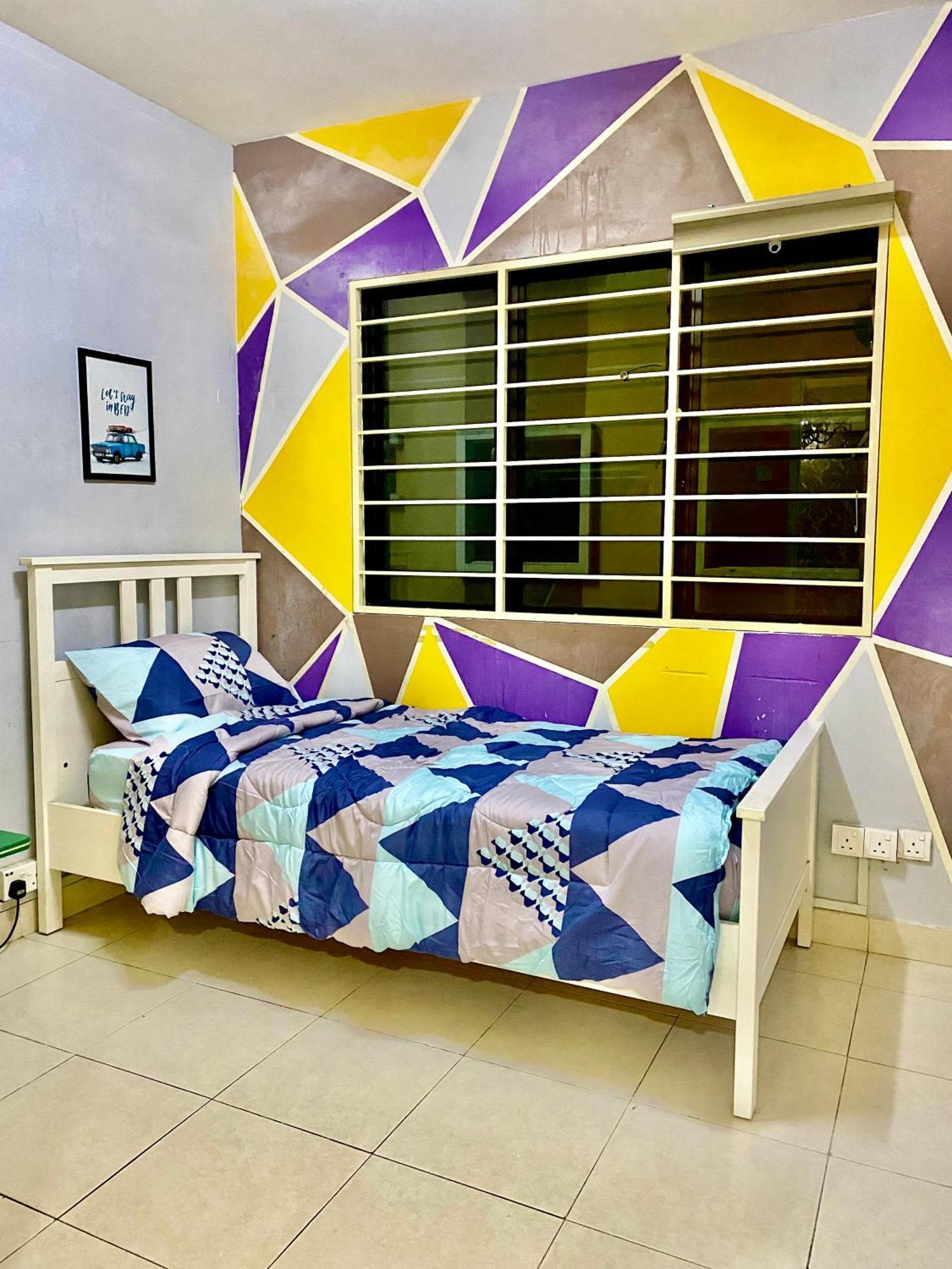 Putravilla Condominium Lovely & Spacious With Public Pool Kampong Kerdas Ngoại thất bức ảnh